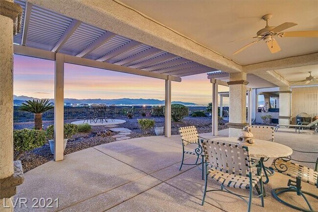 Building Photo - GEM IN SUN CITY ANTHEM!