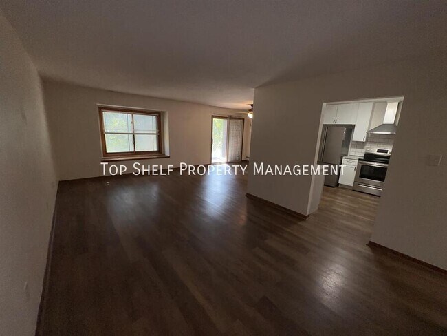 Primary Photo - 4517 Woodland Ave