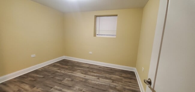 Building Photo - 4138 W Barry Ave