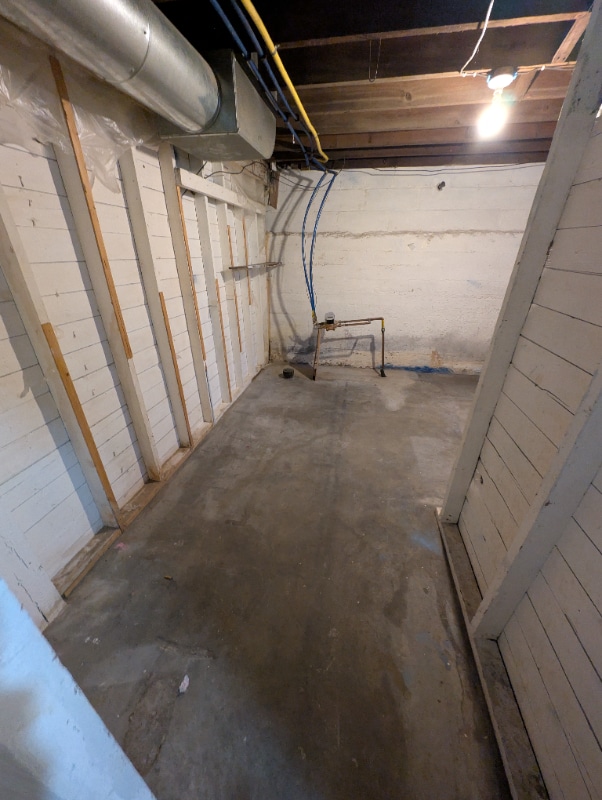 Building Photo - 928 E Grand Ave