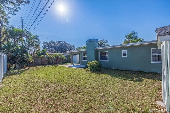 Building Photo - 2701 56th Ln N