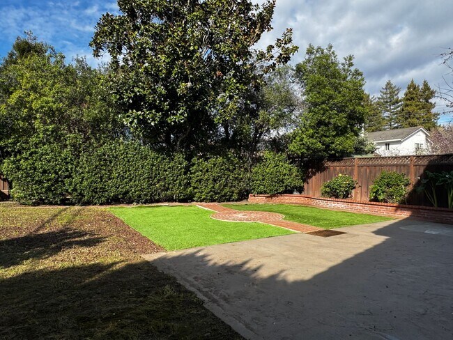 Building Photo - 4501 O’Neill Lane - Coastal comfort, sunny serenity, and the best of Soquel at your doorstep