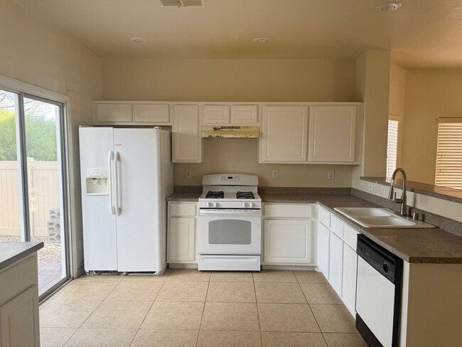 Building Photo - Single Family Home