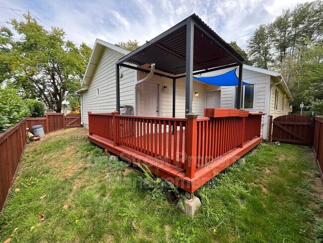 Building Photo - 523 SE 59th Ct