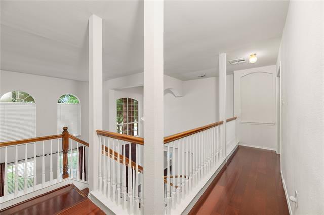 Building Photo - 9862 Red Cedar Dr