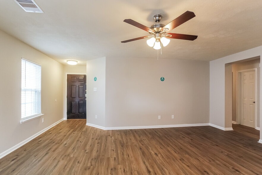 Building Photo - 8138 Sanders Glen Ln
