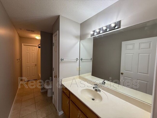 Building Photo - 1173 Clear Creek Rd