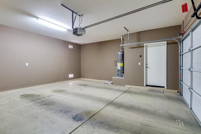 Building Photo - 7219 N 73rd Dr