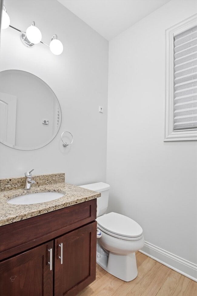 Building Photo - 2340 W Adams St