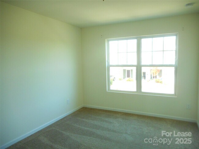 Building Photo - 5207 Maynard Hl Dr