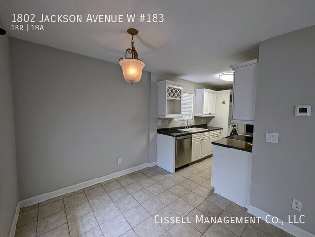 Building Photo - 1802 Jackson Ave W