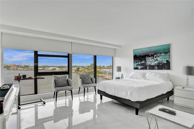 Building Photo - 900 NE Spanish River Blvd