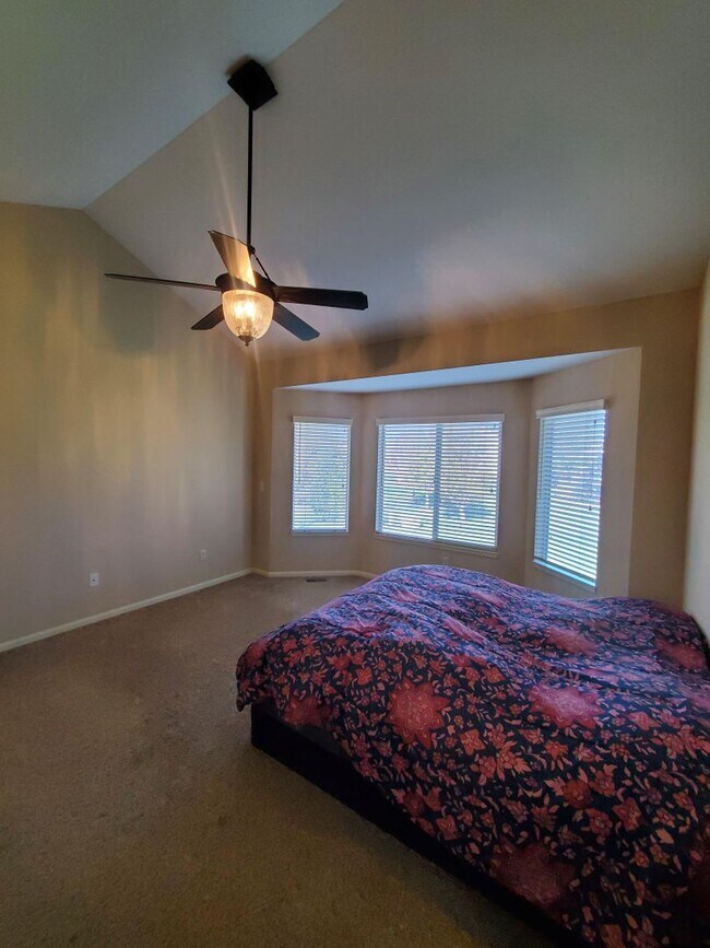 Building Photo - Pristine luxury Home in North Andover Neig...