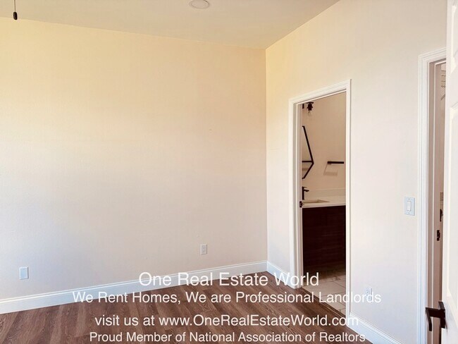 Building Photo - 13507 Summerton Dr