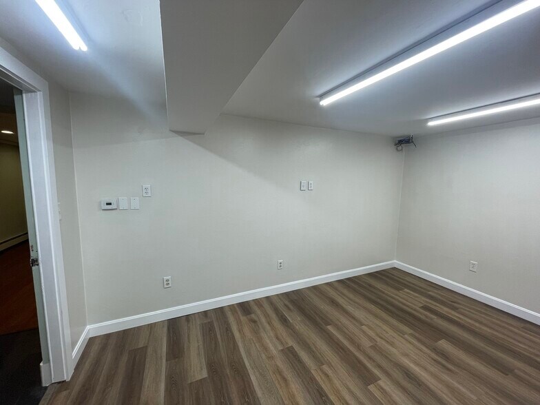 Building Photo - 8 Rustlewood Dr