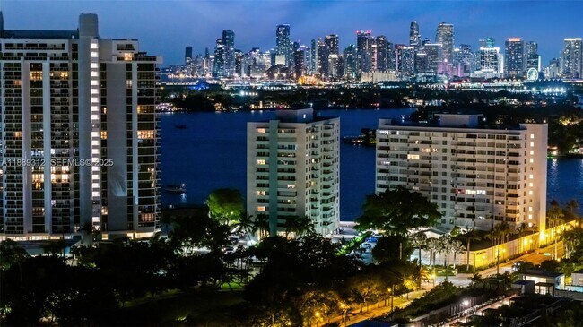 Building Photo - 5 Island Ave