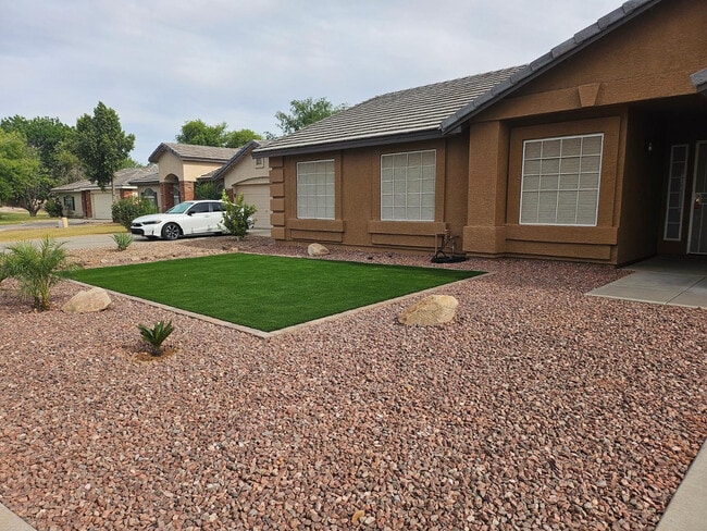 Building Photo - 2863 E Oakland Ct