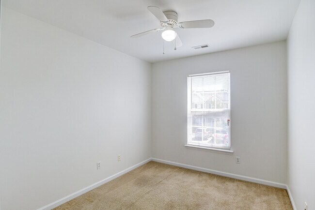 Building Photo - 8321 Glenwood Springs Ct