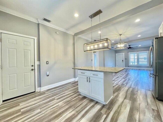 Building Photo - 3301 E 25th Ave