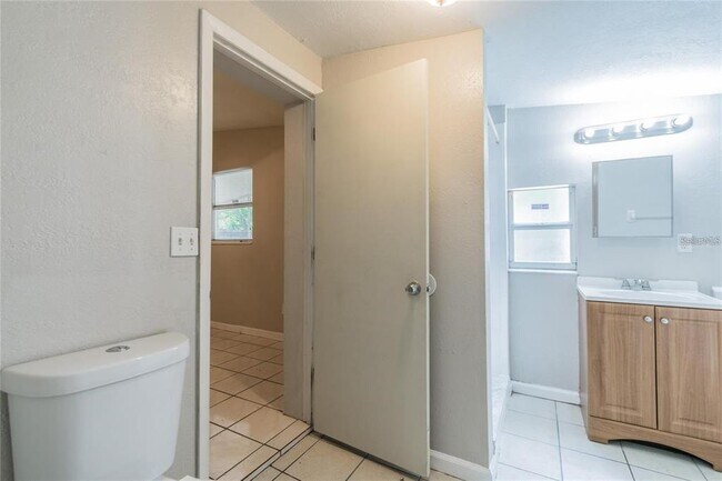 Building Photo - 1911 W St Conrad St