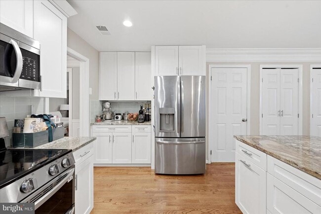 Building Photo - 911 Riva Ridge Dr