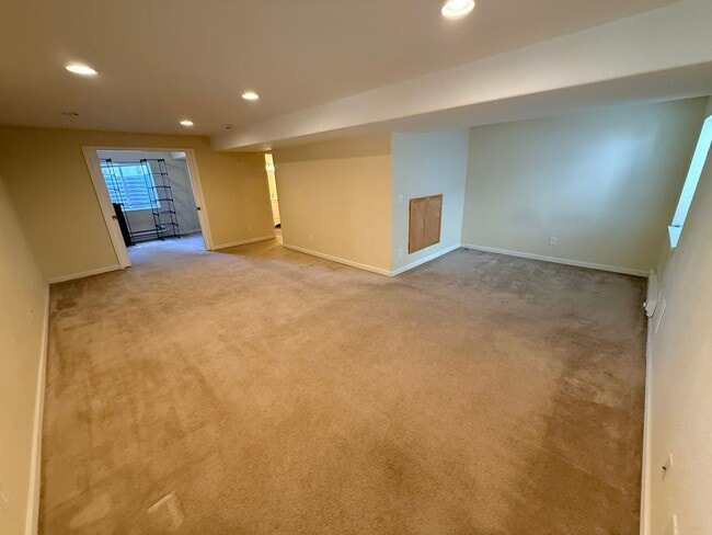 Building Photo - Modern 4-Bedroom Home in Renaissance Neighborhood Near Trails