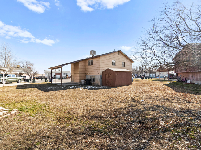 Building Photo - Lovely West Robin Duplex - **FIRST MONTH i...