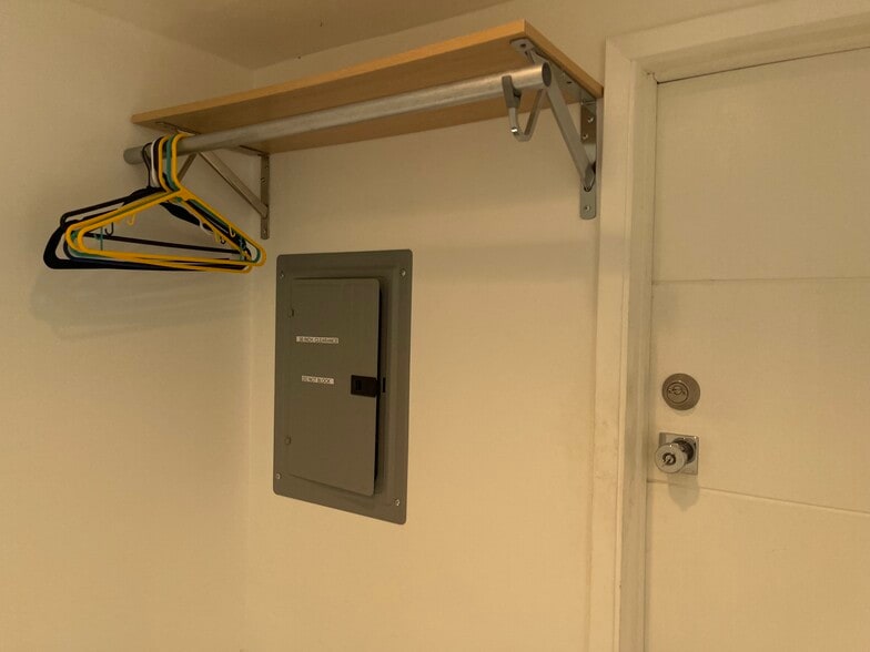 Building Photo - 479 Nassau Ave