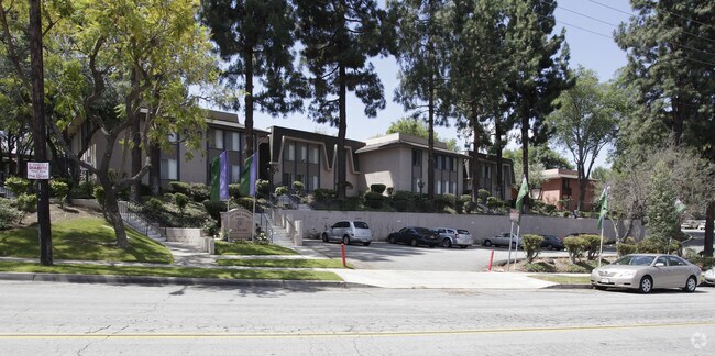 Building Photo - Las Lomas Gardens