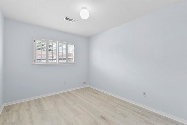 Building Photo - 8335 Ariel St