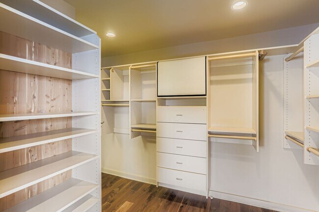 Building Photo - Laurelhurst View Home