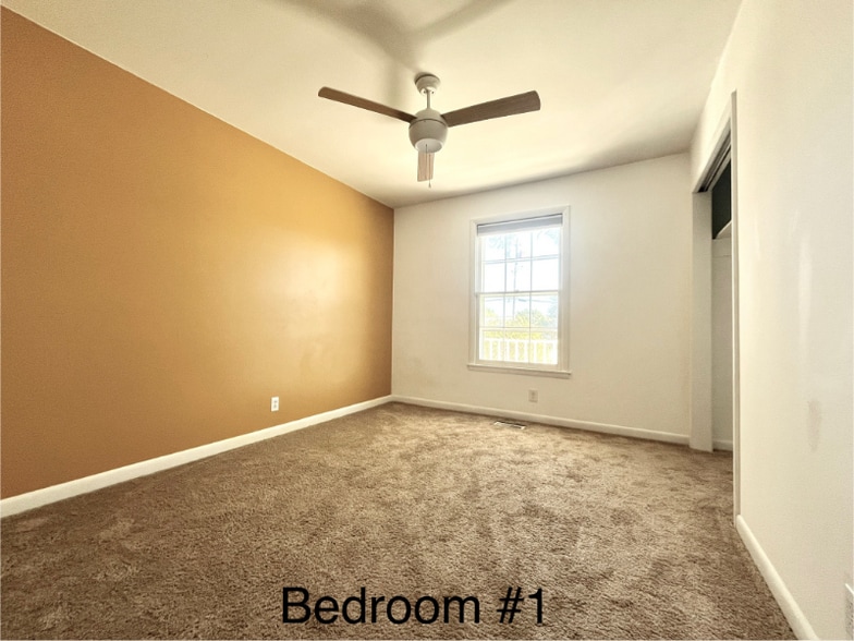 Building Photo - 2821 Galesburg Dr