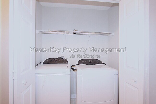 Building Photo - 309 Hallwood Ct