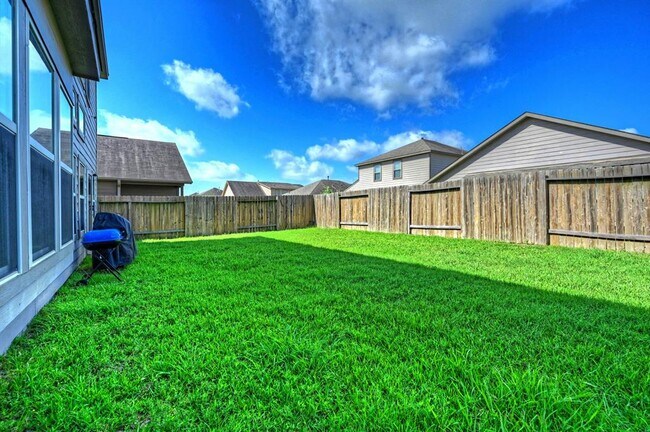Building Photo - 5555 Casa Martin Dr