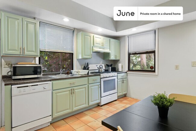 Building Photo - Room in Shared 4 bed/2 bath home