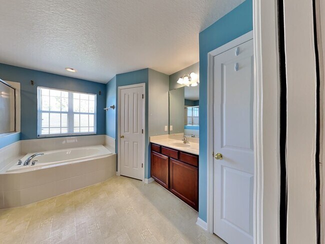 Building Photo - 934 Tramells Trail