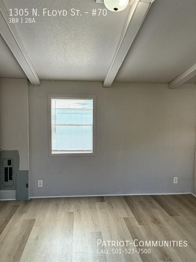 Building Photo - 1305 N Floyd St