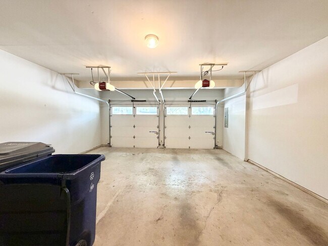 Building Photo - 2224 Stonepark Pl