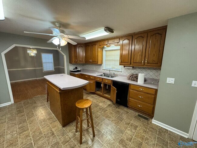 Building Photo - 104 Cypress Cir