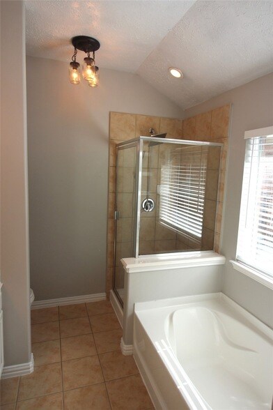 Building Photo - 16531 Sperry Gardens Dr