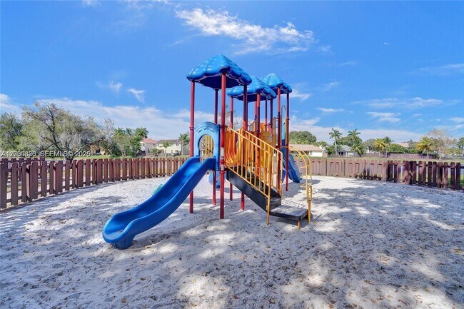 Building Photo - 15292 SW 46th Ln