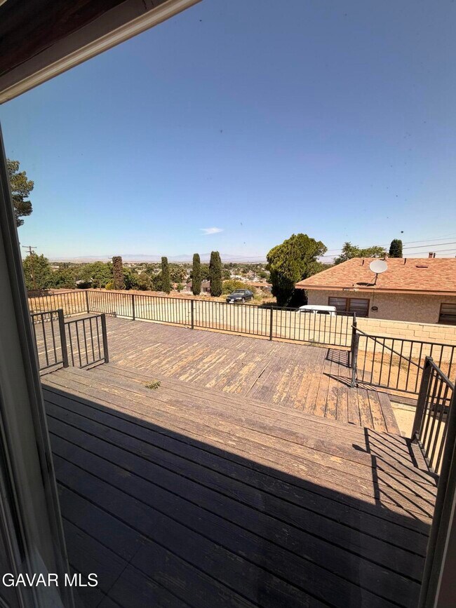 Building Photo - 4545 Columbia Way