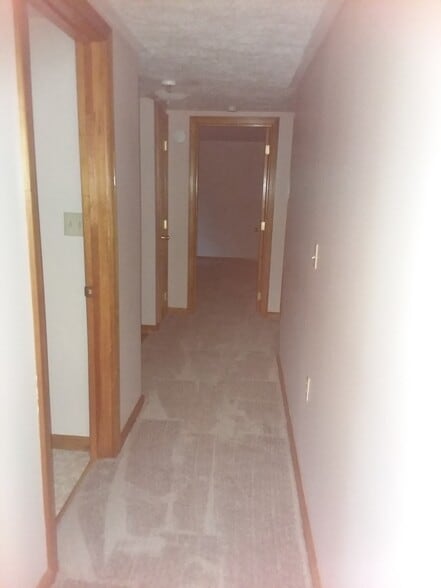 Building Photo - 601 Cream Hollow Rd