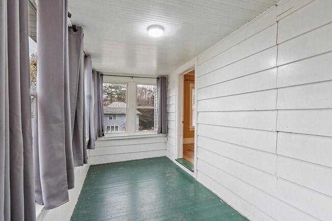 Building Photo - 577 Chandler St