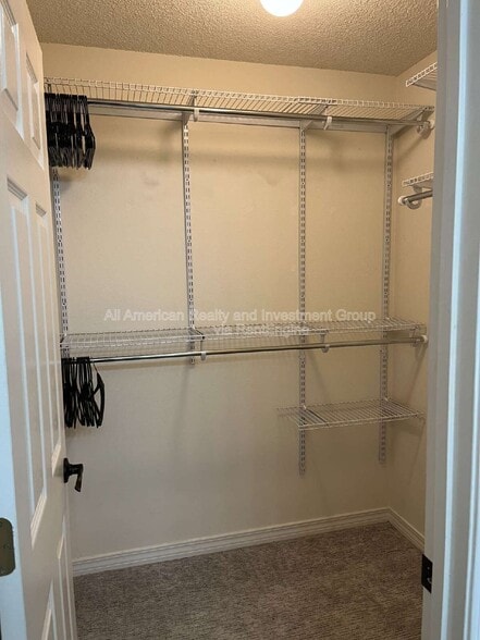 Building Photo - 917 Lajolla Ln