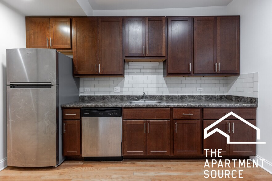 Building Photo - 4502 N Sheridan Rd