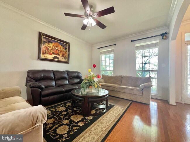 Building Photo - 23110 Mistflower Dr