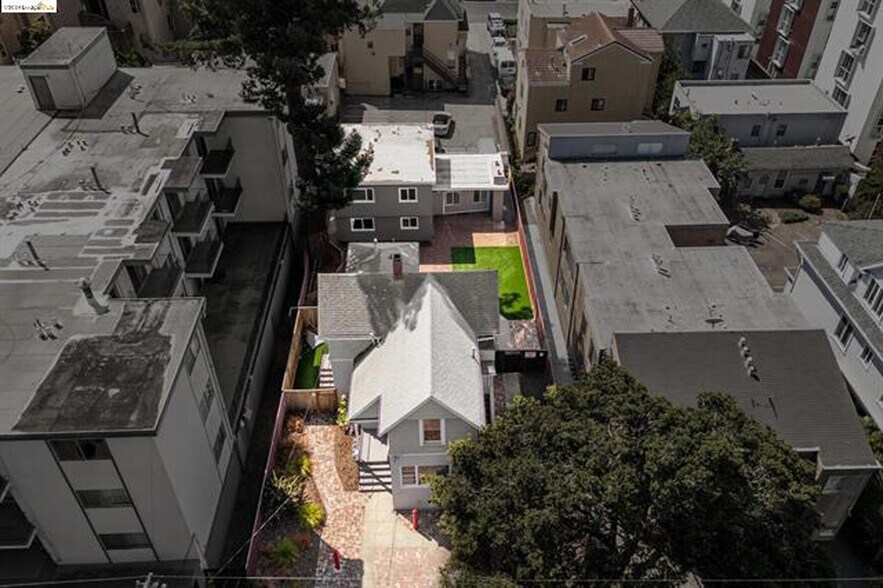 Building Photo - 2222 Haste St