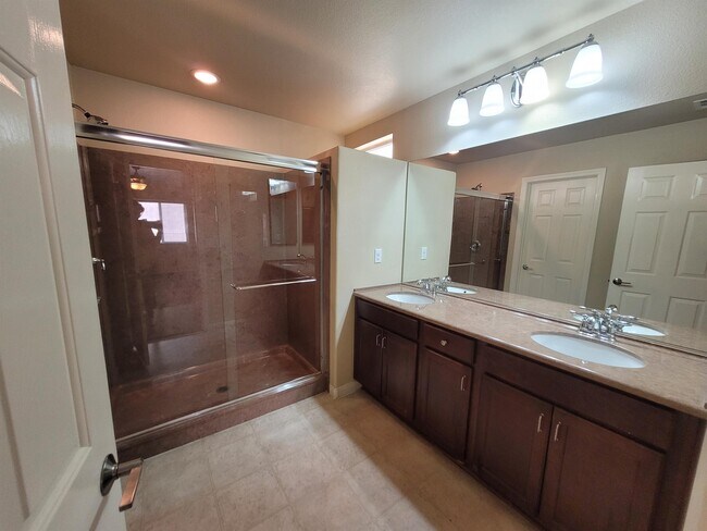 Building Photo - 6386 Tomahawk Mill Ct