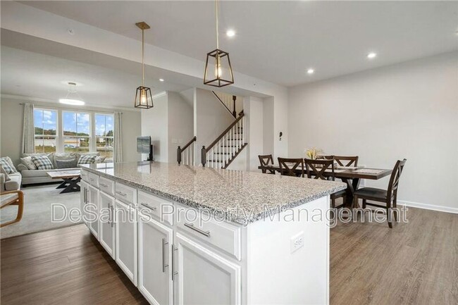 Building Photo - 416 Scharberry Ln